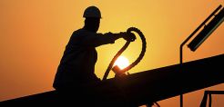 Στο 10,6% η πτώση για το αργό σε ορίζοντα τριμήνου