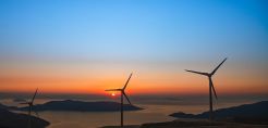 Η μεγαλύτερη διείσδυση των ΑΠΕ συνοδεύεται από σημαντικές προκλήσεις για το ηλεκτρικό σύστημα - Τι αναφέρει το ΕΣΕΚ