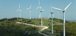 Μέρος του ελληνικού μεριδίου των 2,6 δισ. ευρώ του "Σχεδίου Γιούνκερ" θα πάει σε ελληνικό όμιλο για την κατασκευή και την λειτουργία αιολικών πάρκων