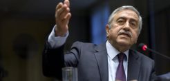 Επιμένει για πολιτική ισότητα και φυσικό αέριο ο Ακιντζί