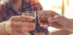 Ερευνητές δημιουργούν αλκοόλ με δέσμευση χρήση άνθρακα από την ατμόσφαιρα