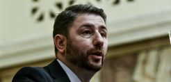 Aνδρουλάκης: Πλαφόν στη ρήτρα αναπροσαρμογής στη λιανική και φορολογία των υπερκερδών 