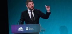 Ανδρουλάκης: Απανθρακοποίηση με ήπιο, βιώσιμο και κοινωνικά δίκαιο τρόπο - Πλαφόν στη λιανική τιμή του ρεύματος