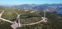 ΔΕΗ Ανανεώσιμες: "Πράσινο φως" από το Δ.Σ. στη συμφωνία με Motor Oil για κοινό αιολικό 100 MW - Προκήρυξη για το φωτοβολταϊκό στη Μεγαλόπολη
