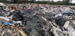 Συλλήψεις για ρίψη επικίνδυνων αποβλήτων σε οικόπεδο στο Βοτανικό