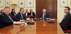 Αδιέξοδο στην πρώτη σύσκεψη των αρχηγών - Συνεχίζονται οι διαβουλεύσεις