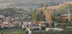 "Ναι" στην μετεγκατάσταση της Αχλάδας είπαν οι κάτοικοι με δημοψήφισμα