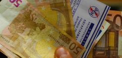 Διαψεύδει αυξήσεις 30% στα τιμολόγια της ΔΕΗ το ΥΠΕΚΑ