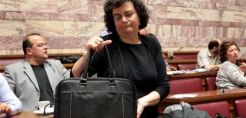 Έξοδος της Νάντιας Βαλαβάνη από την κυβέρνηση