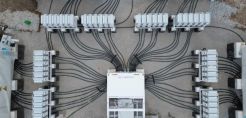 Net-billing: Σημαντικές βελτιώσεις «βλέπει» η αγορά στη νέα Υπουργική – 12 κρίσιμες αλλαγές – «Αστερίσκοι» για τις μπαταρίες στα συστήματα αυτοκατανάλωσης και για τα plug-in φωτοβολταϊκά