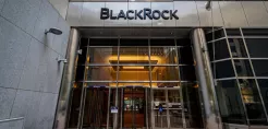 Blackrock: Το κενό χρηματοδότησης των 2 τρισ. δολ. «σκιάζει» την ενεργειακή μετάβαση – Απαραίτητες οι ΣΔΙΤ