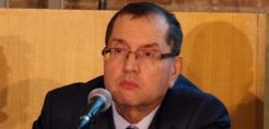 Ρόλο διαμεσολαβητή αναλαμβάνει ο Αλγερινός υπουργός στις συζητήσεις για την πετρελαιοπαραγωγή