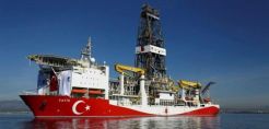 Ρίχνει άγκυρα νοτίως της Κρήτης το «Φατίχ»