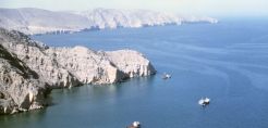 «Μποτιλιάρισμα» στα Στενά του Ορμούζ: 143 πλοία αναμένουν διέλευση, στα ύψη οι ναύλοι