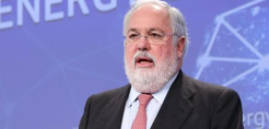 Κανιέτε: Δεν επιβάλλει η Κομισιόν ιδιωτικοποίηση του ΑΔΜΗΕ