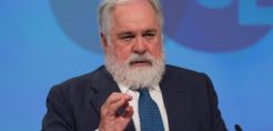 Υπέρ της της ιδιωτικοποίησης του 66% του ΔΕΣΦΑ η Κομισιόν