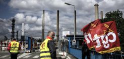 Σε απεργιακό πυρετό μπαίνουν τα διυλιστήρια της Total στη Γαλλία - Αμοιβές και μπόνους στο επίκεντρο