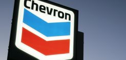 Η Chevron εγκαθιστά ηλιακά πάνελ για να ρίξει το κόστος παραγωγής πετρελαίου