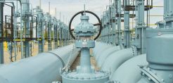 Ρωσία: Αυξάνει η λίστα των ενεργειακών εταιρειών που φεύγουν κακήν κακώς γράφοντας ζημιές - Το project Arctic LNG 2 και... ο Σρέντερ