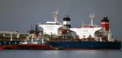 Αδρανή τα μισά τάνκερ που μεταφέρουν ρωσικό πετρέλαιο