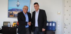 Συνεργασία ΔΕΔΔΗΕ με την Περιφέρεια Αττικής για την εγκατάσταση 120 σταθμών φόρτισης ηλεκτρικών οχημάτων