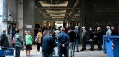 Ουρά και σήμερα στο κατάστημα της ΔΕΗ στην Αριστείδου