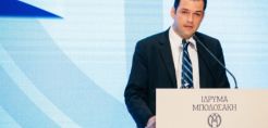 Τα νανοϋλικά στην υπηρεσία της εξοικονόμησης ενέργειας – Με το Βραβείο Μποδοσάκη τιμήθηκε ο Γ. Μπουρμπάκης