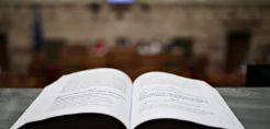 Νέα έρευνα της διαΝΕΟσις: Τα 140 Προαπαιτούμενα του Μνημονίου με Απλά Λόγια