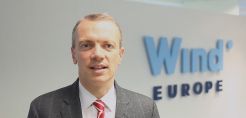 Συνέντευξη G. Dickson (WindEurope): Ο ανταγωνισμός με την Κίνα απαιτεί πιο φιλόδοξους στόχους για τις ΑΠΕ στην Ευρώπη