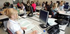 Απαγόρευση προσλήψεων συγγενών ως μετακλητών 