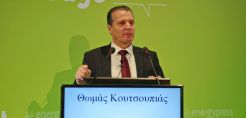 Κουτσουπιάς: Η πολιτεία κόβει τα πόδια στις πραγματικές ενεργειακές κοινότητες - Να διατηρηθεί η προτεραιότητα για όσες έχουν πάνω από 60 μέλη