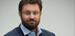 Ζαχαριάδης: Η κυβέρνηση πρέπει να ξεκαθαρίσει αν πουλάει τα ΕΛΠΕ