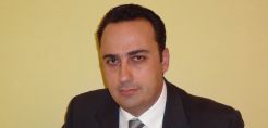 Διδάκτωρ Μηχανικός ΕΜΠ ο Στέλιος Λουμάκης – Αντικείμενο της διατριβής η επίδραση των ΑΠΕ στην εγχώρια ηλεκτρική αγορά