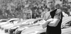 Κ. Λάσκαρης: Ο 'Προμηθέας' της Tesla Motors
