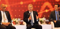 Σιάμισιης: Aνταγωνιστικο μειονέκτημα για τις εταιρείες διύλισης στην Ευρώπη λόγω υψηλού κόστους