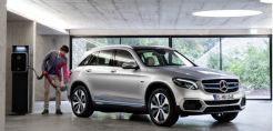 Daimler: Στοχεύει σε μείωση του κόστους κατασκευής του ηλεκτρικού αυτοκινήτου