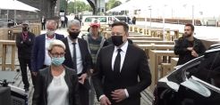 Ο Έλον Μασκ και η Tesla μπαίνουν στην "κούρσα" των εμβολίων κατά του κορονοϊού