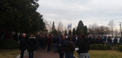 Διαμαρτυρία των εργαζομένων στα ΕΛΠΕ Θεσσαλονίκης: Εμείς πουλάμε καύσιμα κι όχι διυλιστήρια