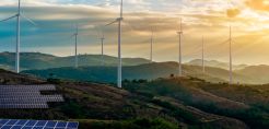 Τι προβλέπει η αρχιτεκτονική του Μηχανισμού Αντιστάθμισης Περικοπών ΑΠΕ - Τα τρία στάδια και το χρονοδιάγραμμα μέχρι την έκδοση από τον ΔΑΠΕΕΠ των εκκαθαριστικών για τις αποζημιώσεις