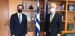 Για τις γερμανικές επενδύσεις στις ΑΠΕ, τη συμφωνία ΔΕΗ-RWE και την απολιγνιτοποίηση συζήτησε ο Σκρέκας με το Γερμανό πρέσβη