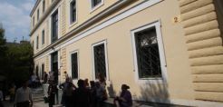 Προειδοποιητικά τηλεφωνήματα για βόμβες στην Ευελπίδων