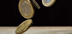Ευρωζώνη: Στα 300 εκατ. ευρώ το εμπορικό έλλειμμα τον Μάιο του 2023 - Σημαντική μείωση των εισαγωγών