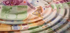 Μειώσεις επιτοκίων προαναγγέλλουν οι τραπεζίτες