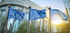 Νέο ευρωπαϊκό ενεργειακό δόγμα - Τι ανακοινώνει σήμερα η Κομισιόν για την απεξάρτηση της Ευρώπης από το φυσικό αέριο και το πετρέλαιο της Ρωσίας