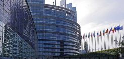 Ειδικού τύπου η χρηματοδότηση ΕΛΑΠΕ από το RRF – "Όχι" των Βρυξελλών για το παλιό έλλειμμα, "παράθυρο" για το κόστος των νέων ΑΠΕ