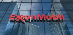 ExxonMobil: Είναι απίθανο ότι η κοινωνία θα δεχτεί την πτώση βιοτικού επιπέδου που χρειάζεται για το στόχο μηδενικών εκπομπών ως το 2050