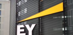 EY: Υπάρχει ουσιώδης αβεβαιότητα για την συνέχιση της δραστηριότητας της ΔΕΗ - Προαναγγέλλονται πρόσθετα μέτρα