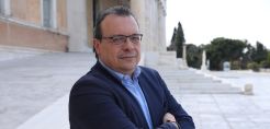 Φάμελλος: Η κυβέρνηση δυσφημίζει την πράσινη μετάβαση - Διαμορφώθηκαν ψηλά υπερκέρδη στην ηλεκτροπαραγωγή