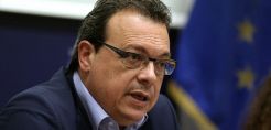 Γυρίζουμε στο παρασιτικό και αδιαφανές μοντέλο που μας οδήγησε στην χρεωκοπία