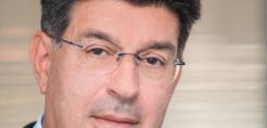 «Το κράτος-εργοδότης αποτελεί μοντέλο που έχει κλείσει πλέον τον κύκλο του»